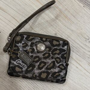coach wristlet handbag